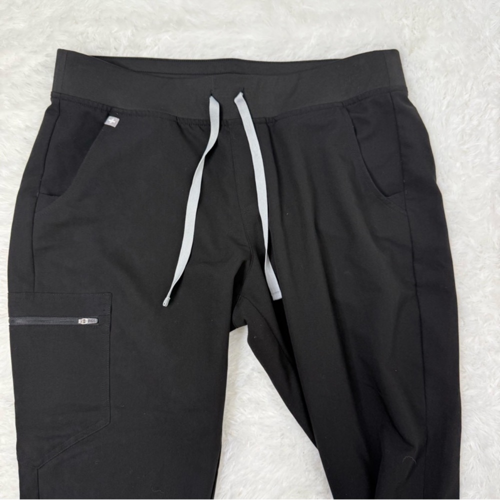 FIGS Zamora Jogger Scrub Pants – Bundle of 8 pairs, all in black, size Large. - Picture 10 of 11